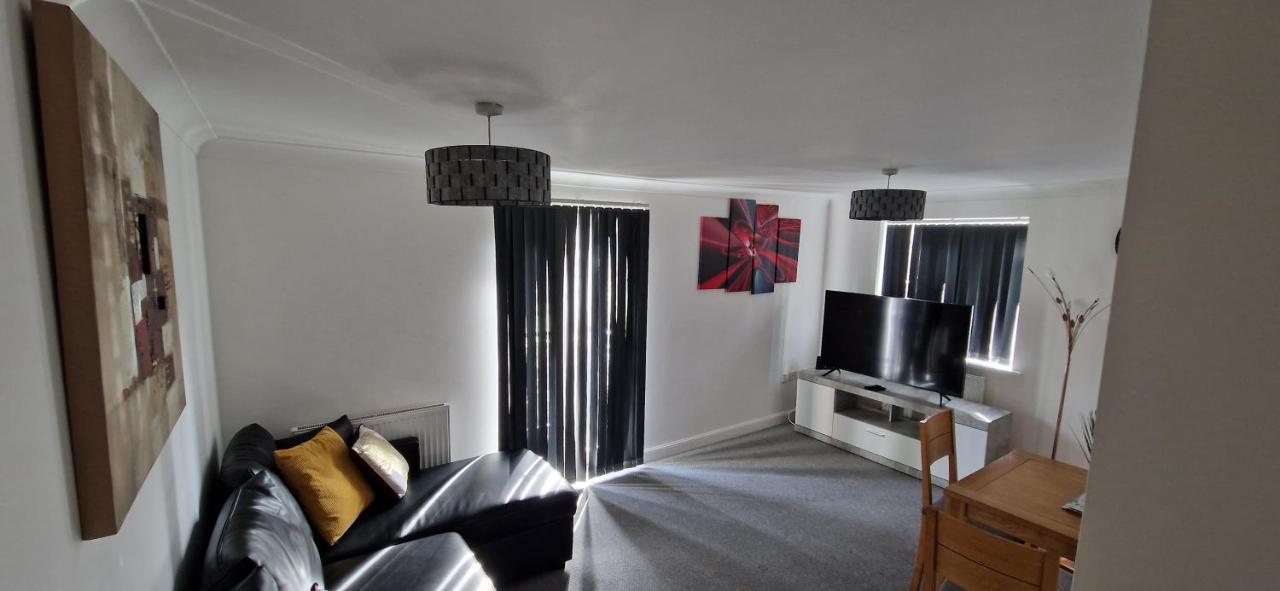 Greenhithe Cosy Apartment, Netflix And Sport Channels Exterior photo