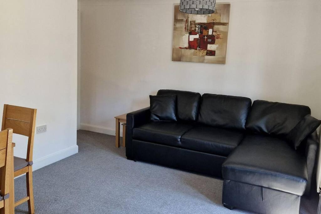 Greenhithe Cosy Apartment, Netflix And Sport Channels Exterior photo